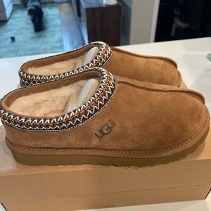 UGG TASMAN WOMAN SIZE 9 CHESTNUT